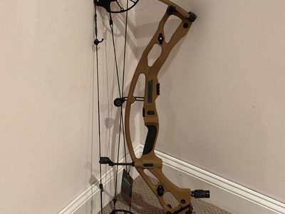 New Hoyt RX9 Left Hand