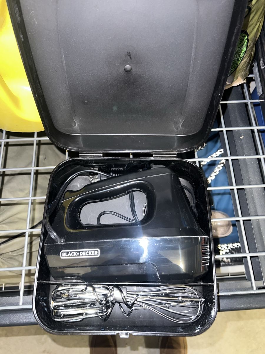 BLACK+DECKER Lightweight Hand Mixer