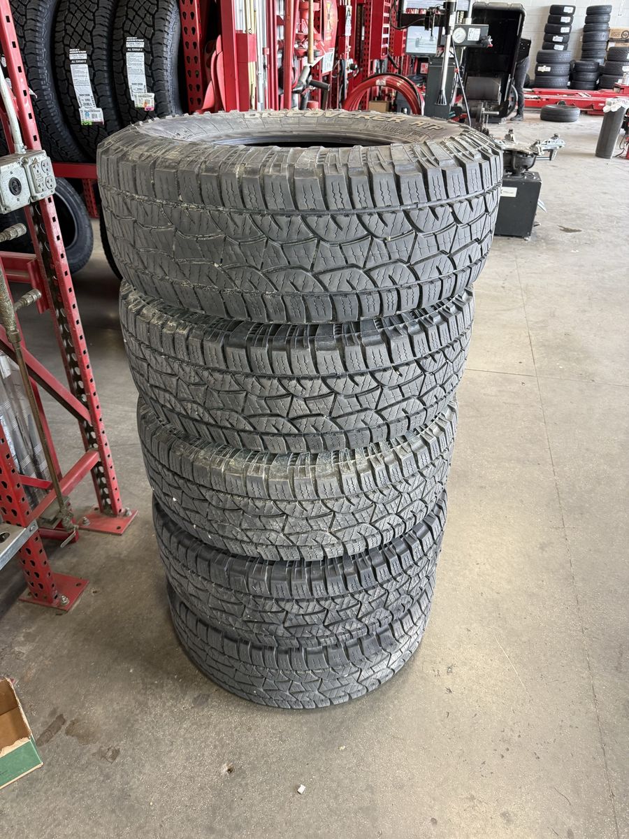 Cooper Tires 285 70 17