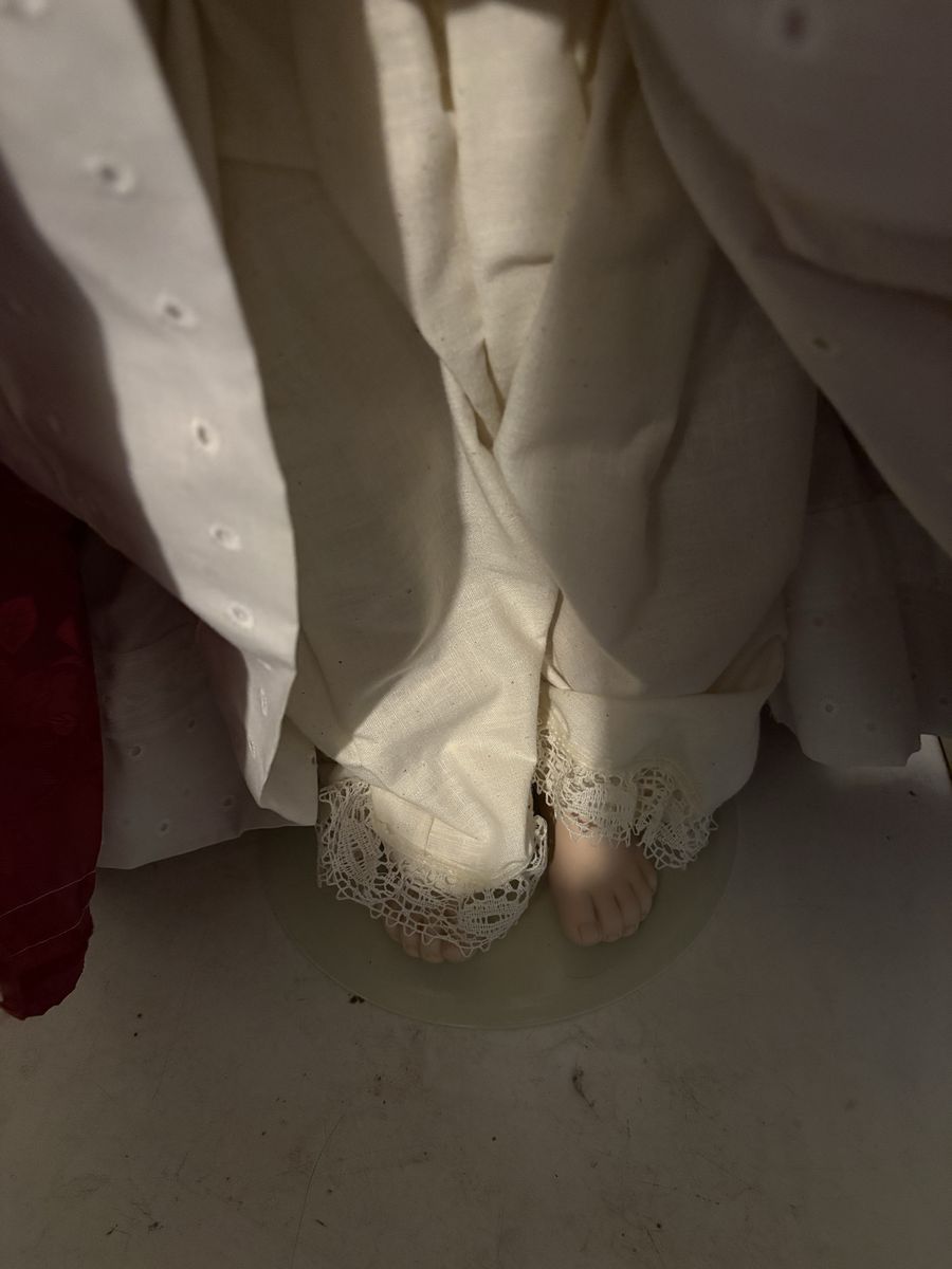 Main image 4