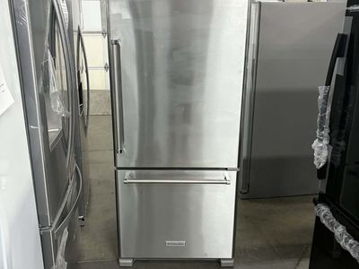 NEW KITCHENAID 19 C FT STAINLESS BOTTOM FREEZER
