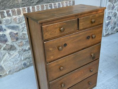 Wood 6-Drawer Dresser / Chest of Drawers