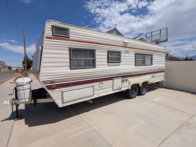 1984 Skyline Layton travel trailer