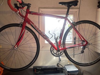 Specialized Allez Road Bike - Red, Excellent Condition, Lightweight Aluminum Frame