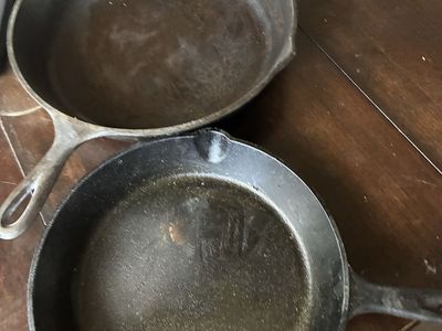 Set up two cast-iron skillet, 12 inches and 10 inches