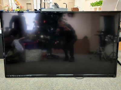 VIZIO 70" Razor LED Smart HDTV