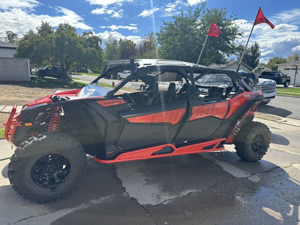 2022 Can-Am Maverick Max DS Turbo