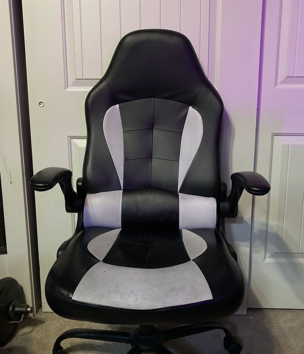 Black & White Gaming Chair / Office Chair (Flip-Up Arms)