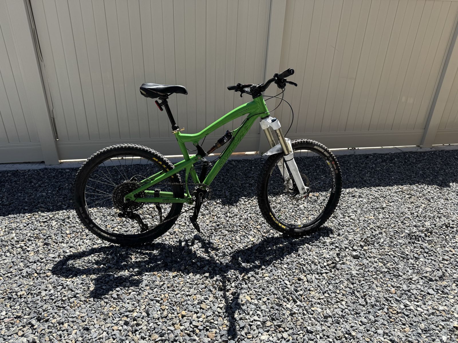 Santa Cruz Nomad Full Suspension Mountain Bike, Green, Fox Float Shock
