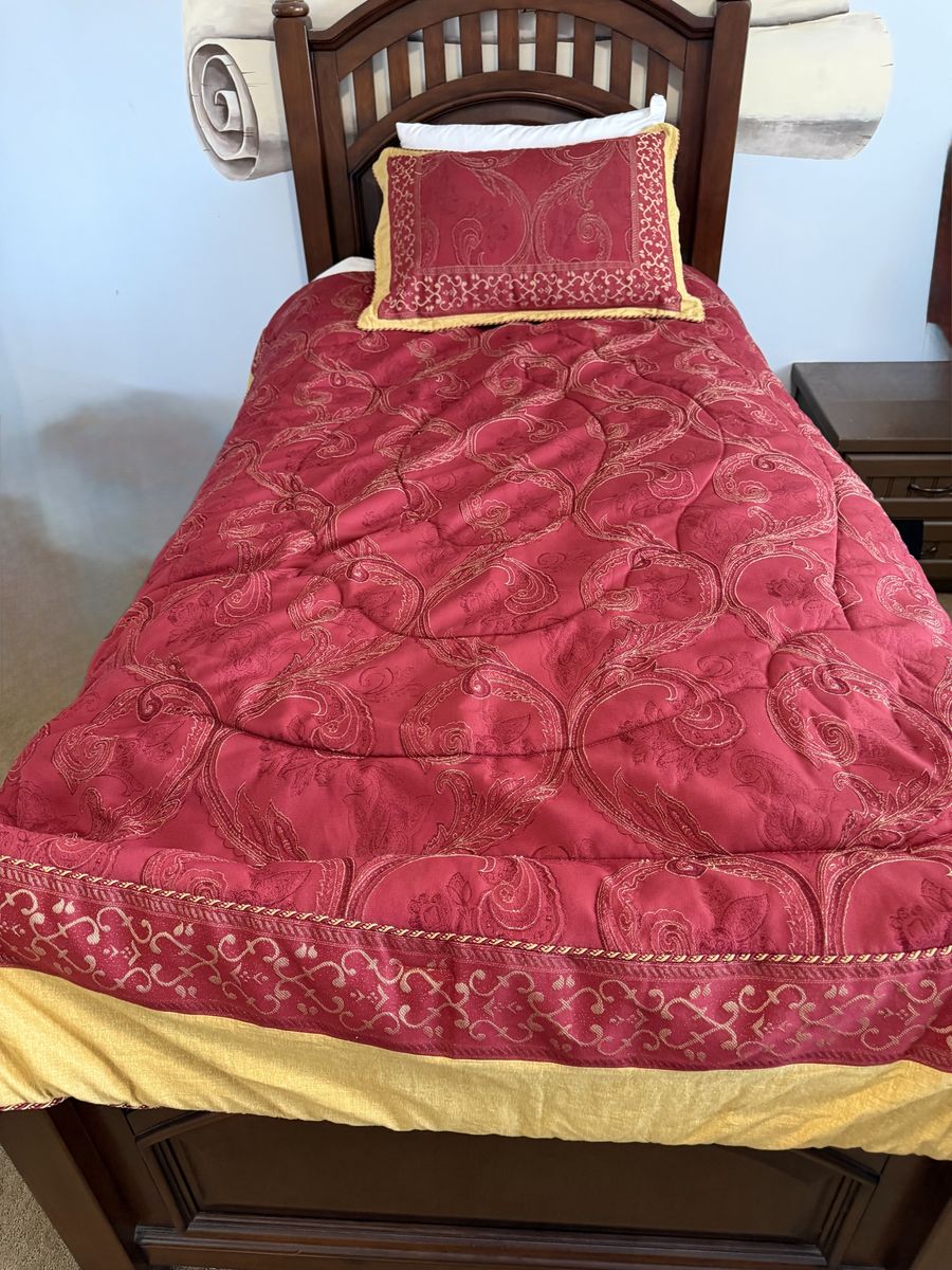 3 Matching Twin Bedding Sets – Perfect for Airbnb / Vacation Rental