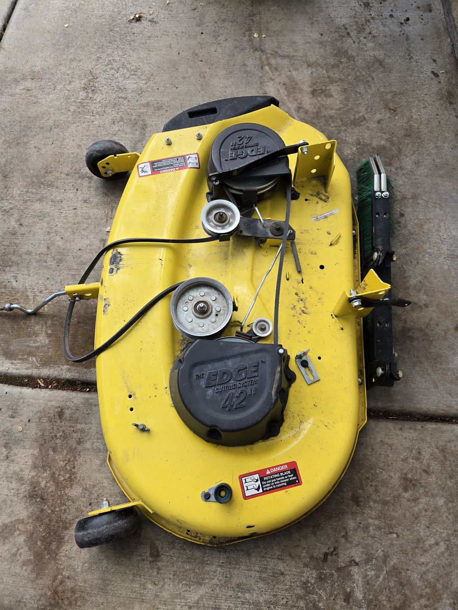 John Deere 42" Mower Deck