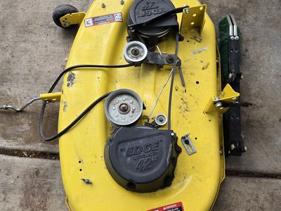 John Deere 42" Mower Deck