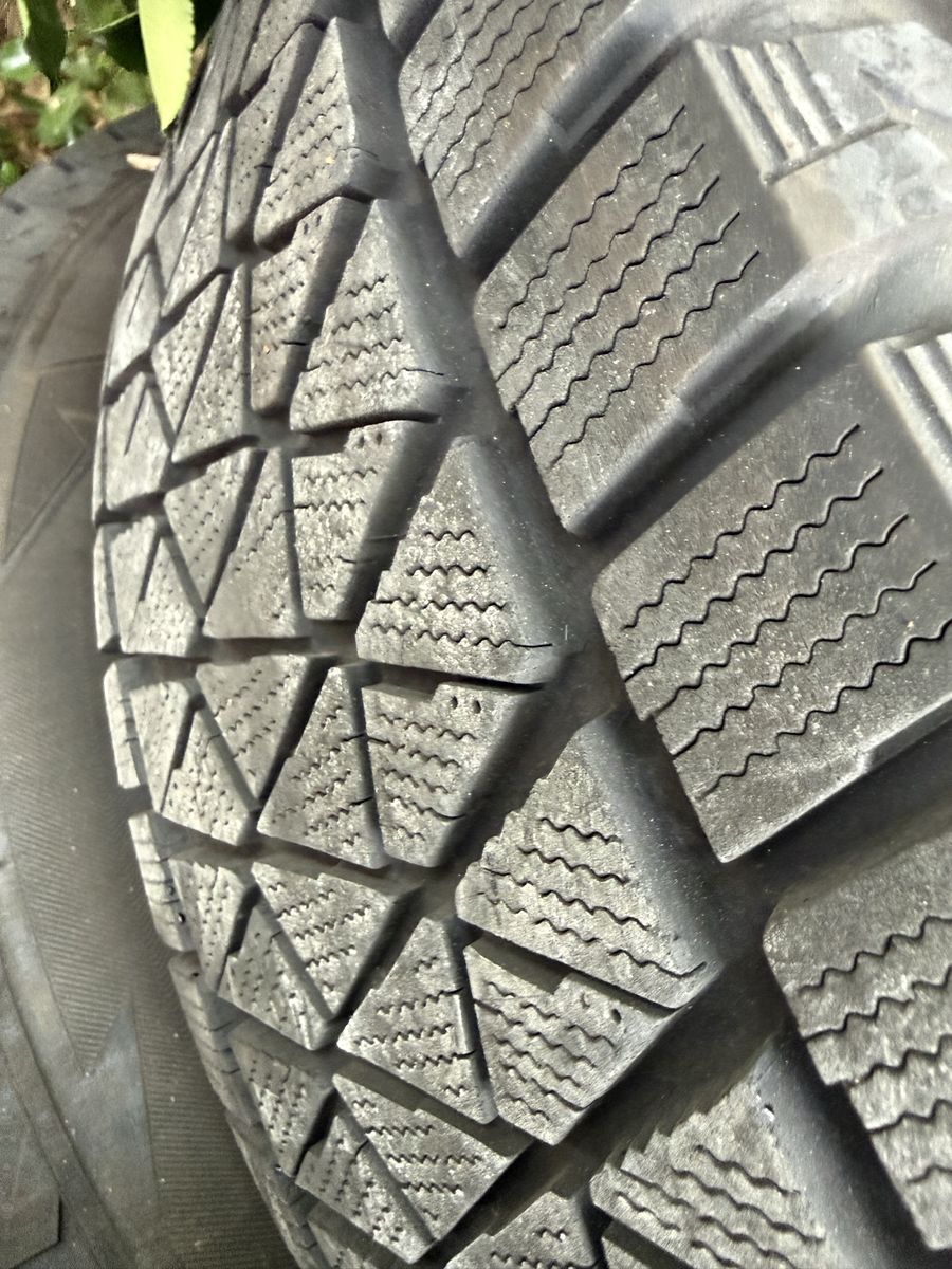 Used 265/70R17 Tires and Wheels - Set of 4 Bridgestone Blizzak with Toyota wheels
