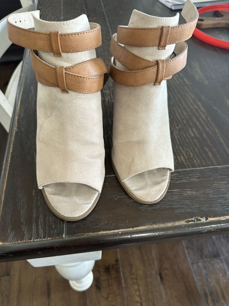 Womens Shoes- Justfab Size 11