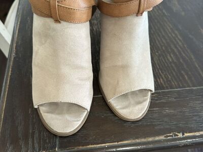 Womens Shoes- Justfab Size 11