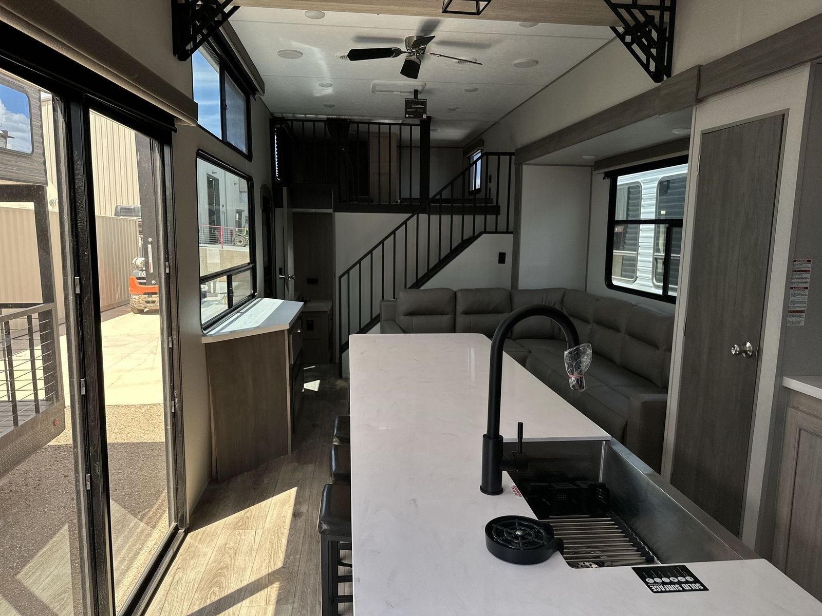 Main image 15