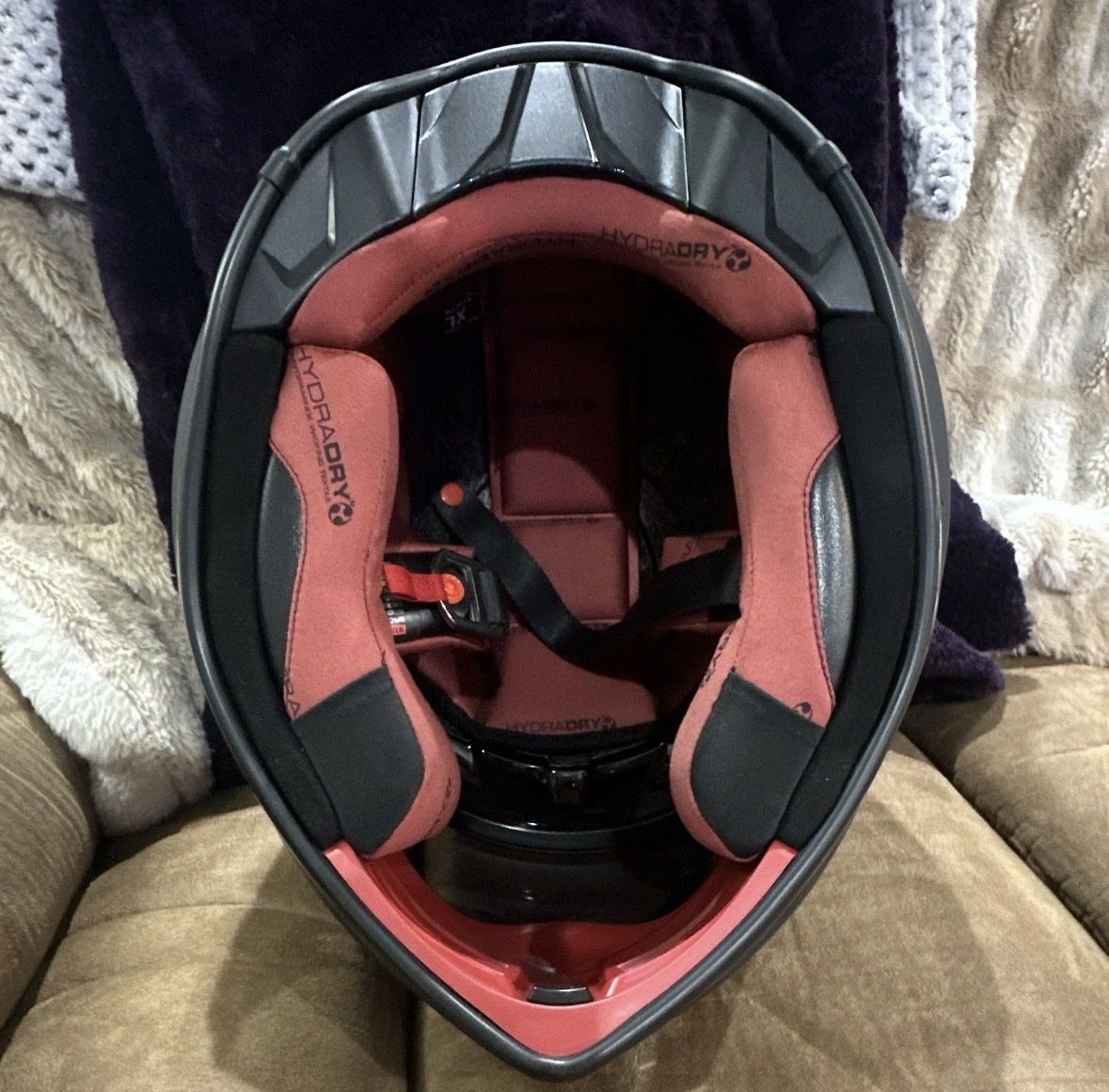 Main image 6