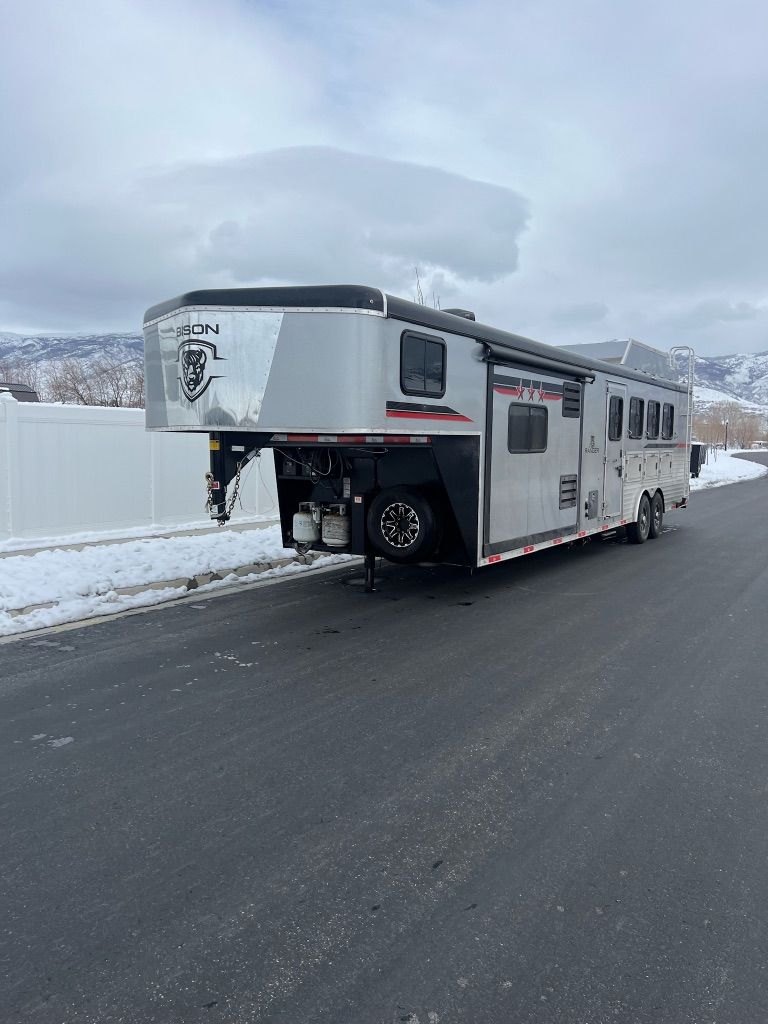 2022 4H Bison LQ 8411 Ranger