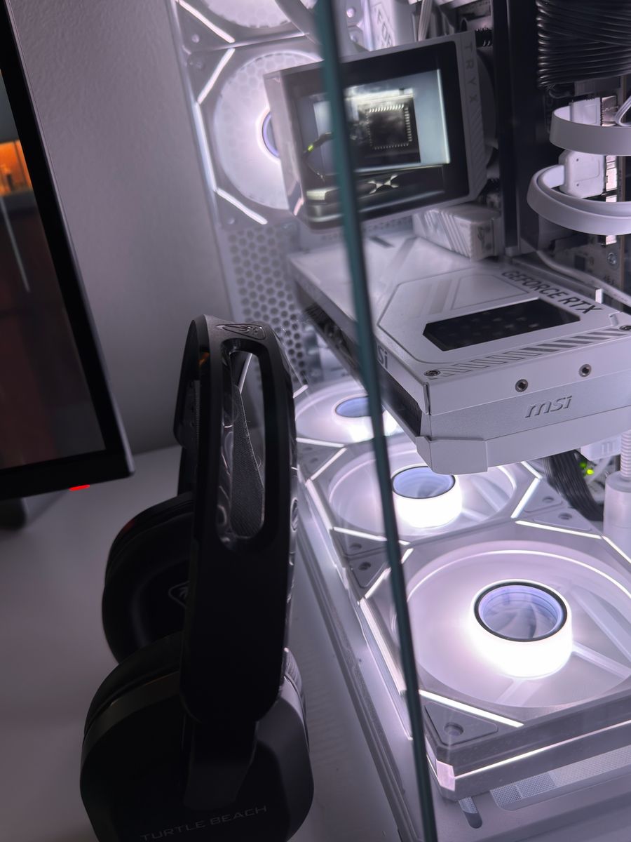 Main image 6