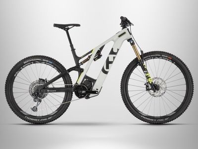 Husqvarna Mountain Cross 6 eMTB size medium- Full Carbon, Shimano EP801, FOX Float 36 Fork. Brand new still in the box