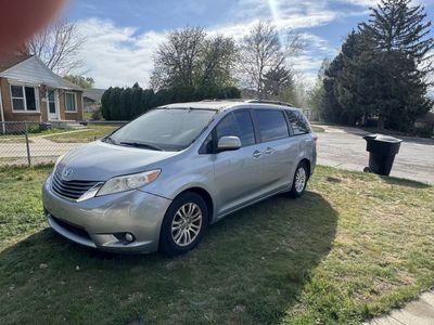 2014 Toyota Sienna XLE 8-Passenger