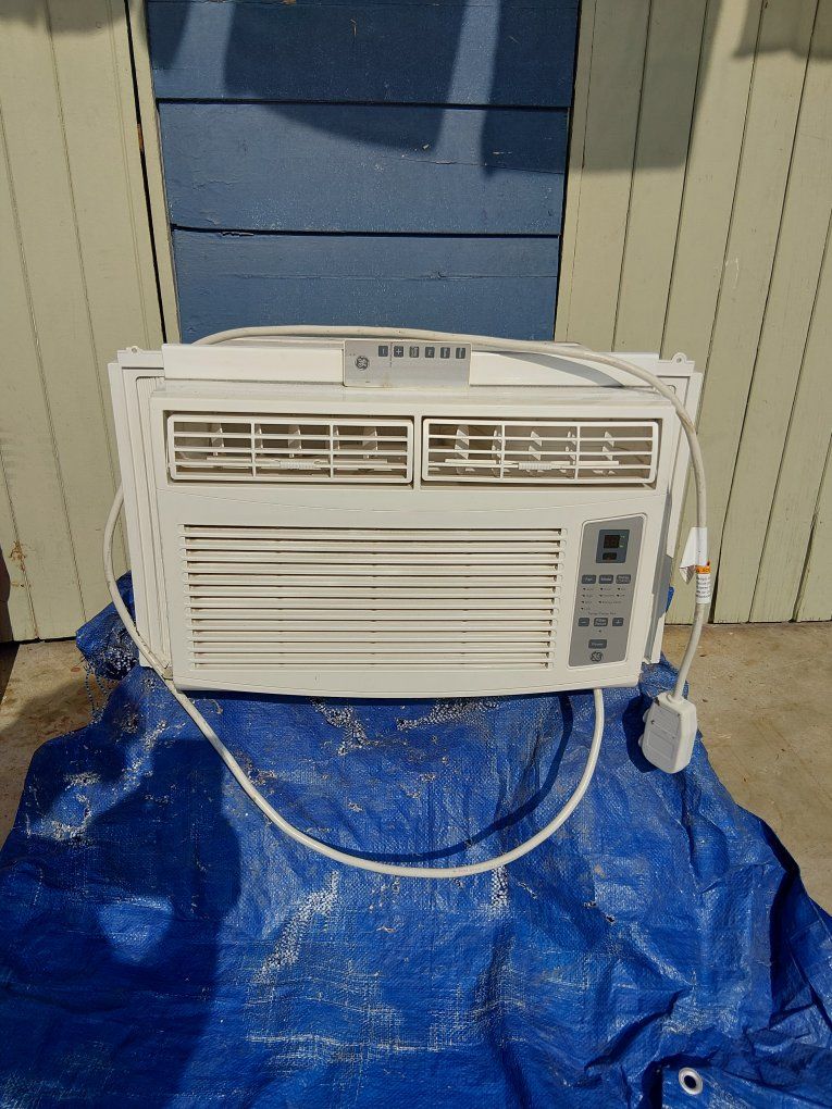 GE Window Air Conditioner Unit with Digital Controls - White