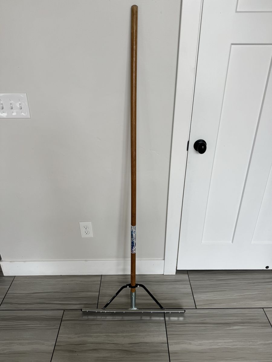 Main image 6