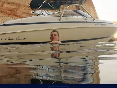1998 Chris Craft BR230 Bowrider with Tower, Trailer, and Water Sports Gear