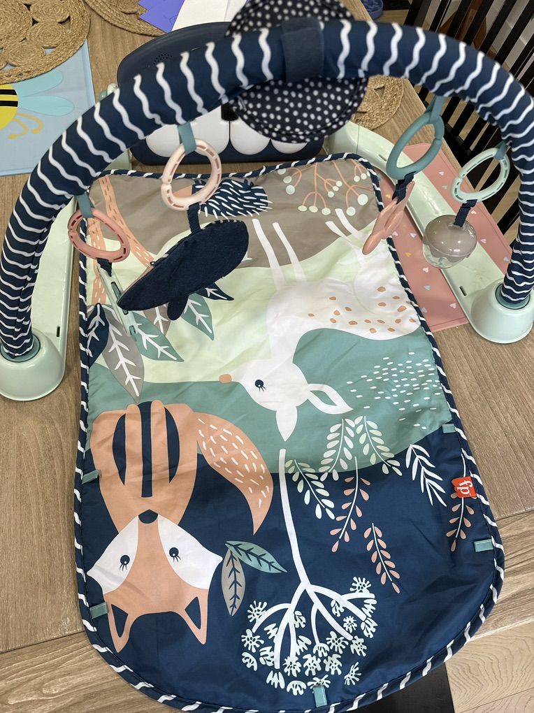 Fisher Price kick And Play Piano