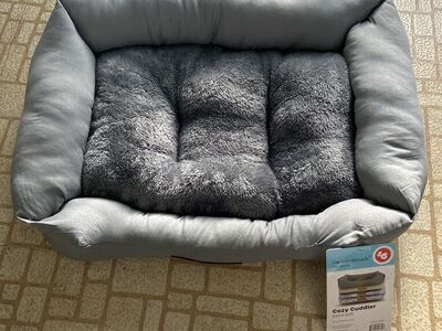New Modern Threads Pet Bed