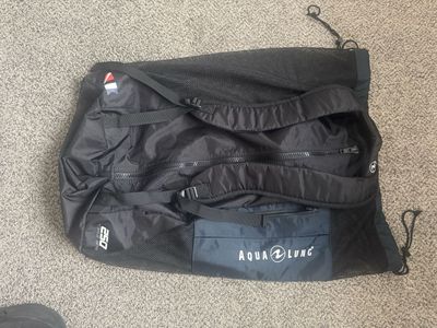 Aqua Lung Traveler 250 Mesh Backpack Scuba Snorkeling