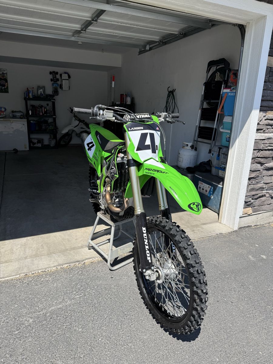 Kawasaki KX450 Dirt Bike