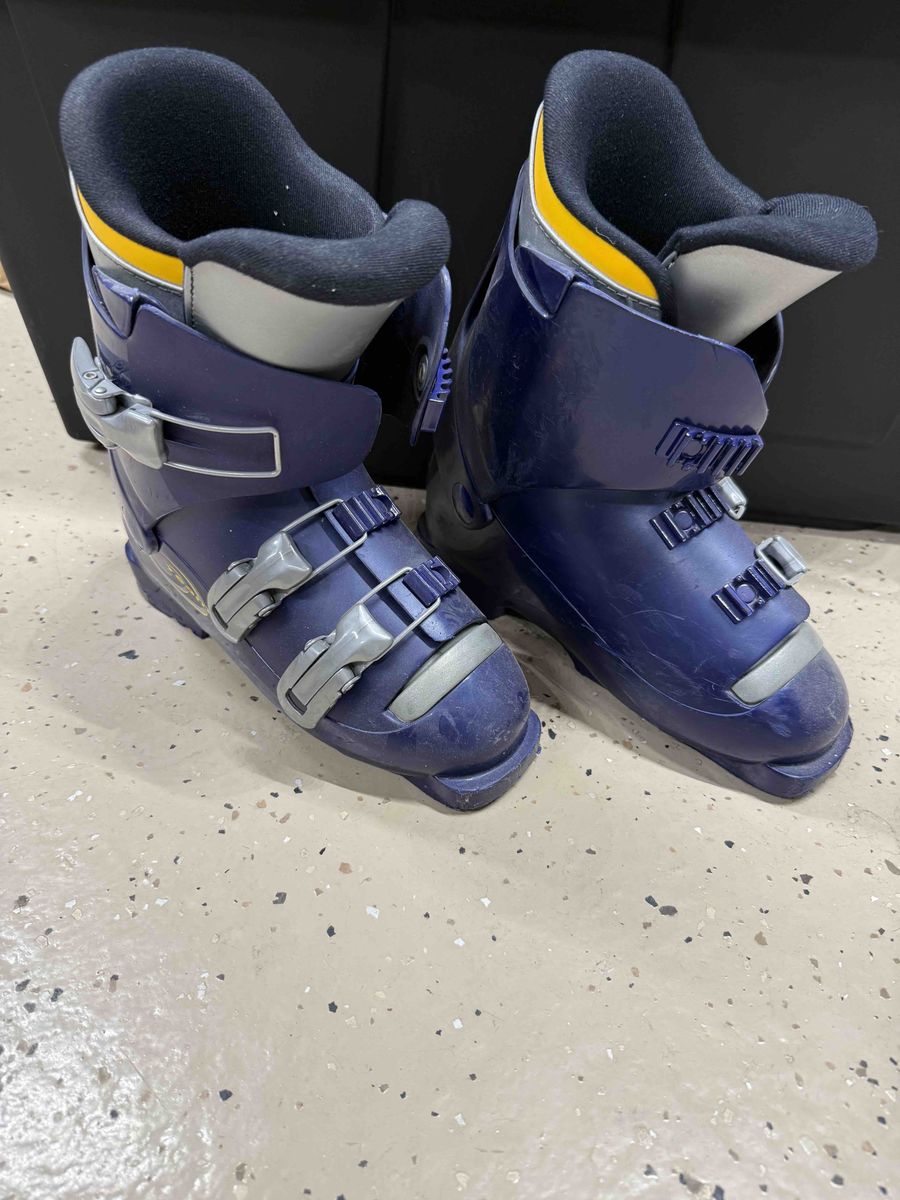 Salomon 24.5 ski boot