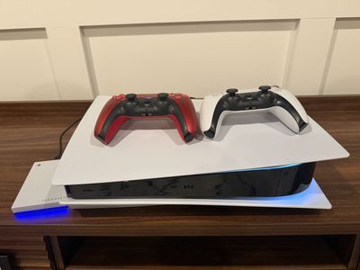 PS5 Disc Edition Bundle – 2 Controllers + 2TB Seagate Drive – Great Condition