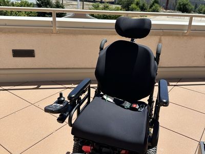 Quantum J4 Power Chair