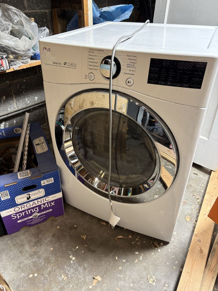 LG DLGX3701W Front Load Natural Gas Dryer - White