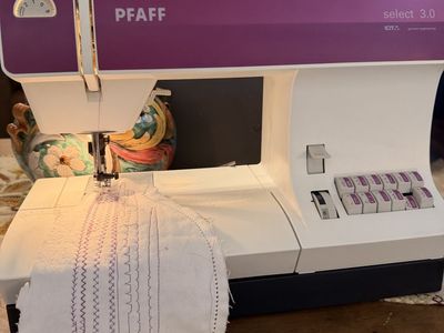 Pfaff SeLect Sewing Machine
