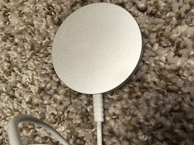 Magnetic Wireless Charging Pad (15W Max) - USB-C