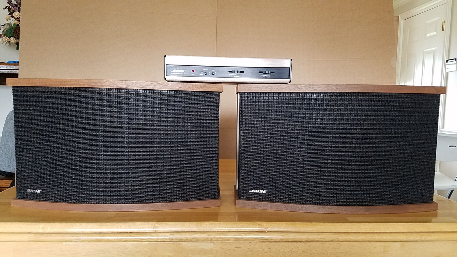 Vintage Bose 901 Series V  Speakers - Walnut