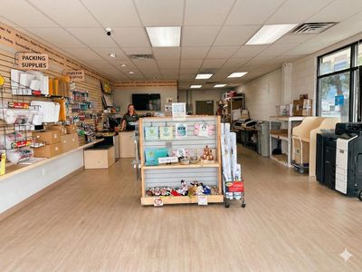 Independent Shipping & Business Services Center