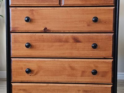 Sturdy Pine Chest, Natural/Black Finish