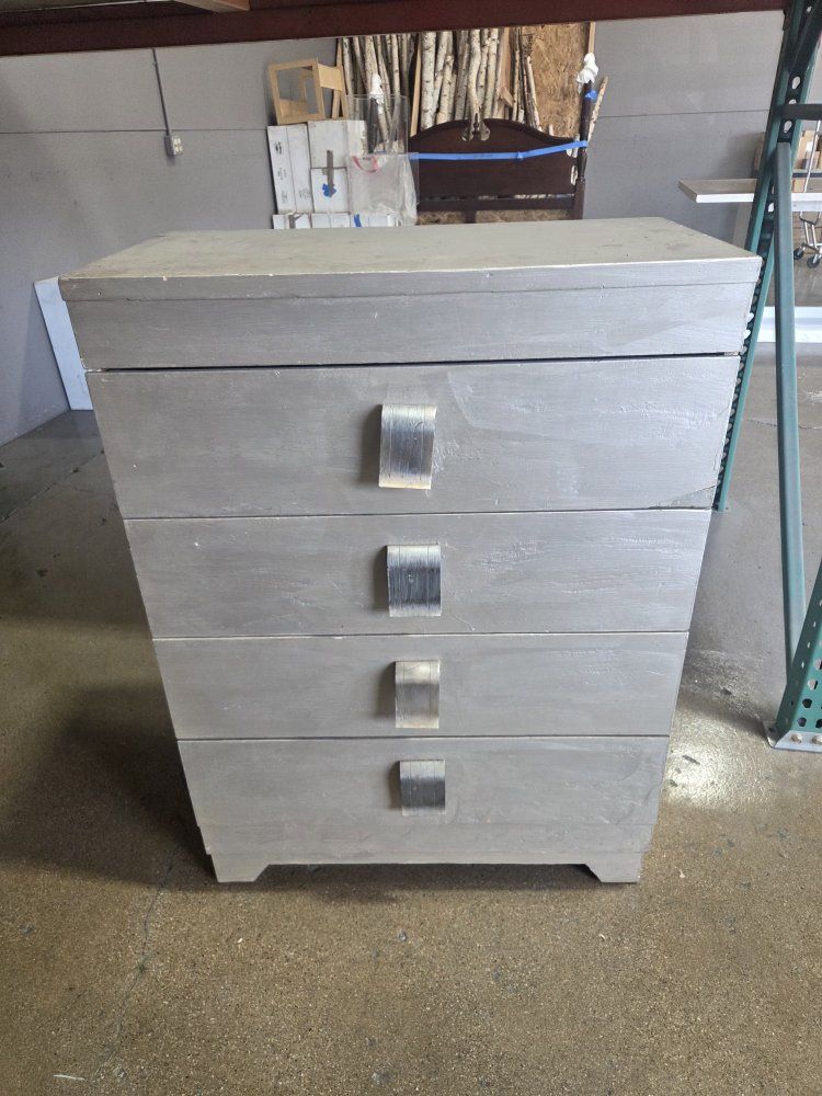 Rustic Gray 4-Drawer Dresser/Chest - Wooden Storage Cabinet