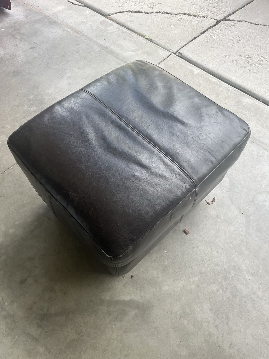 Foot rest / Ottoman Dark Brown Leather 21x24