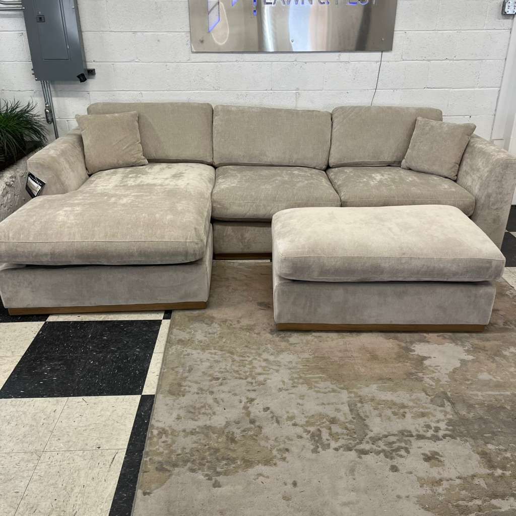 LIKE NEW!! COSTCO HENREDON CALEY FABRIC SECTIONAL W/ REVERSIBLE CHAISE & OTTOMAN!!