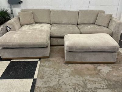 LIKE NEW!! COSTCO HENREDON CALEY FABRIC SECTIONAL W/ REVERSIBLE CHAISE & OTTOMAN!!