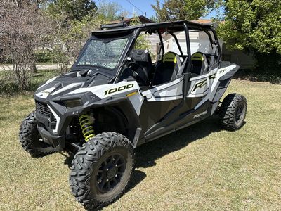 2021 Polaris 4seater Nice