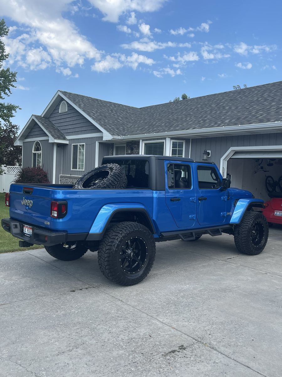 2021 Jeep Gladiator Overland