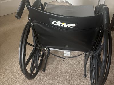 Drive Medical Silver Sport II Durable Manual Wheelchair - Black, Used