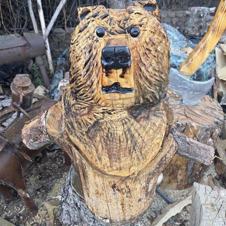 Chainsaw-Carved Bear (Bighead)