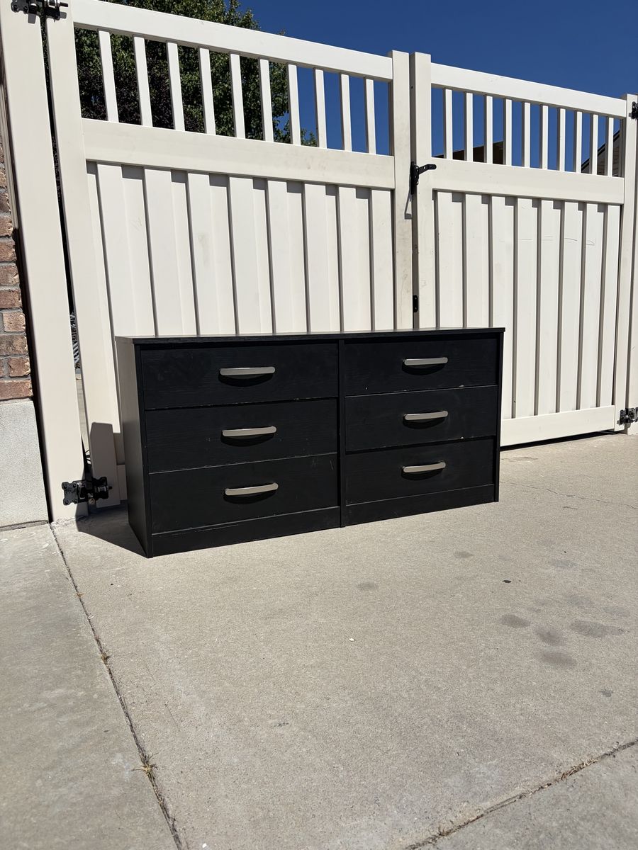 Black IKEA 6 drawer dresser